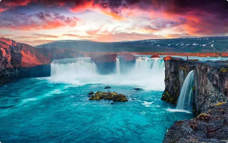 Der Godafoss-Wasserfall, Island