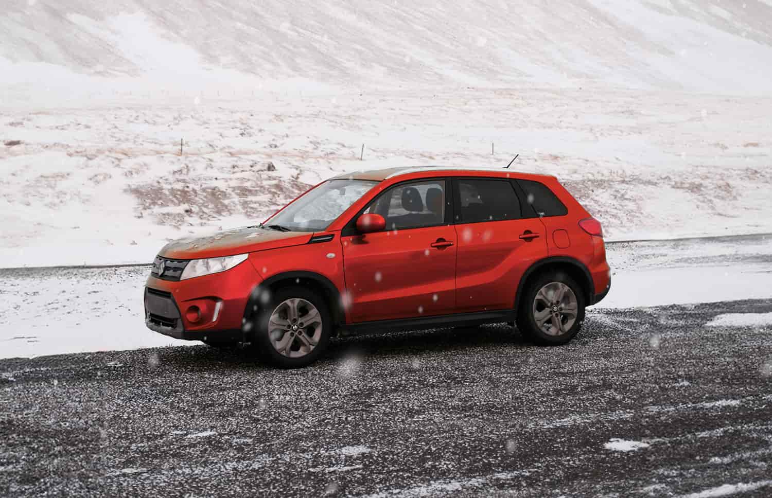 Suzuki Vitara. Ideal für die Erkundung der Hochlandstraßen Islands und den Schutz auf Schotterstraßen, bietet dieses Mietfahrzeug ausreichend Platz für eine reibungslose Island-Rundreise.