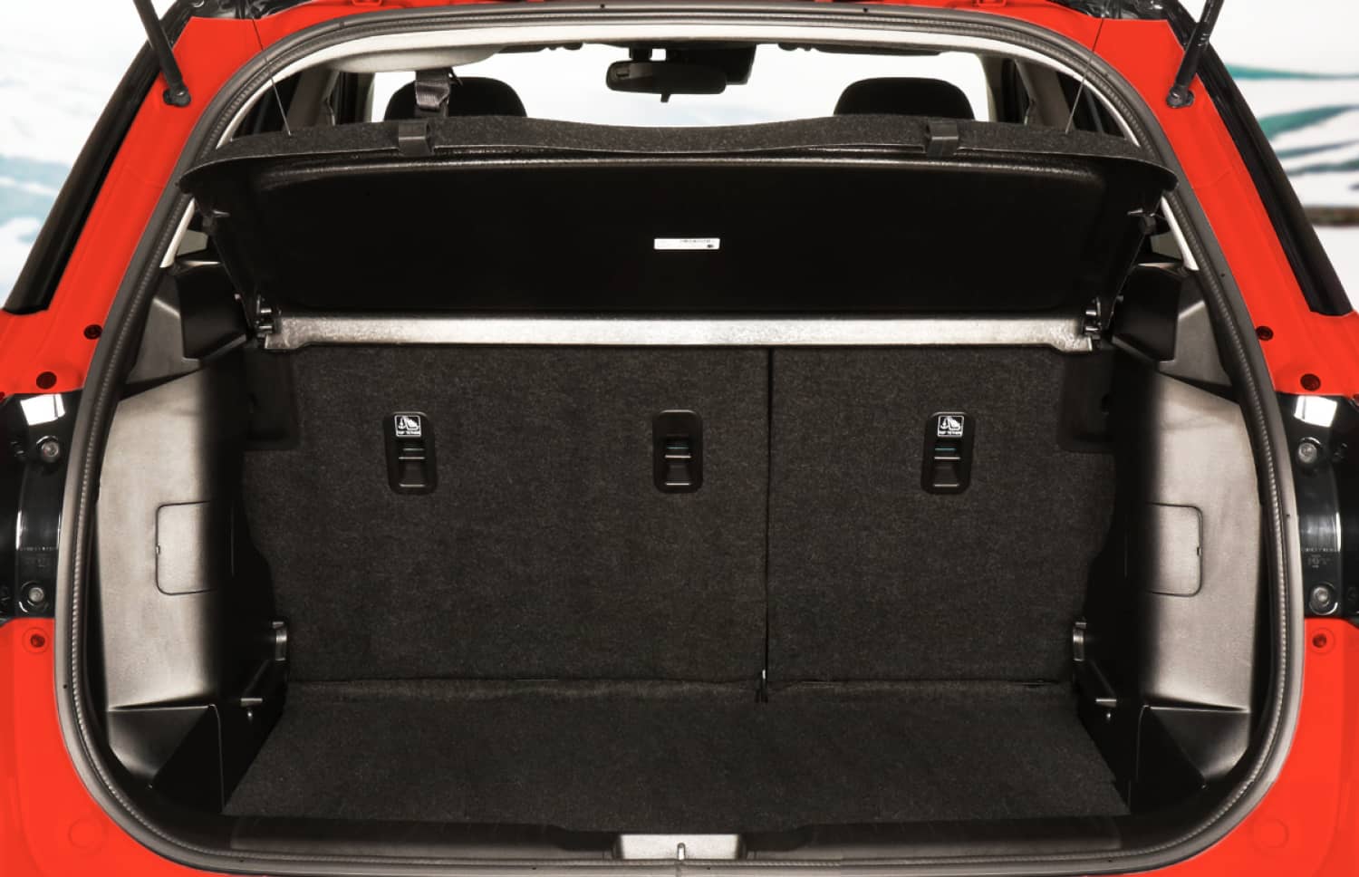 Suzuki Vitara. Ideal für die Erkundung der Hochlandstraßen Islands und den Schutz auf Schotterstraßen, bietet dieses Mietfahrzeug ausreichend Platz für eine reibungslose Island-Rundreise.